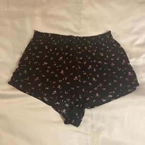 Kendall & Kylie Pacsun shorts. Size medium. Good quality.